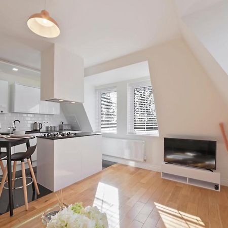 Spacious One Bed Loft Apartment Birchanger Exterior photo